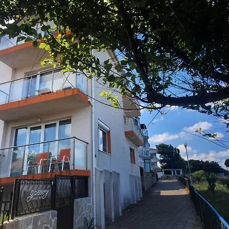 Casa Dell'arte 게스트하우스 3*